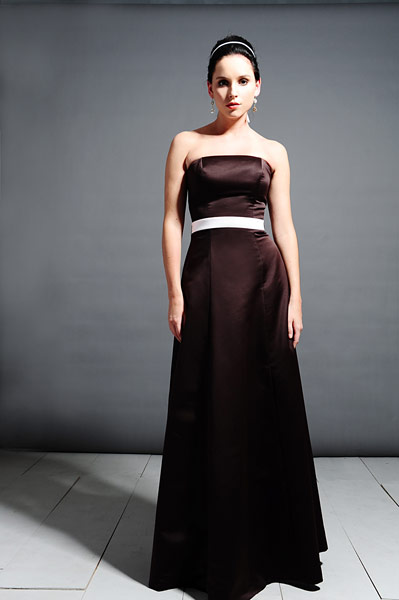 saison 30- brown strapless bridesmaid gown
