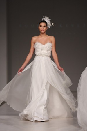 MTV VJ La La Vazquez