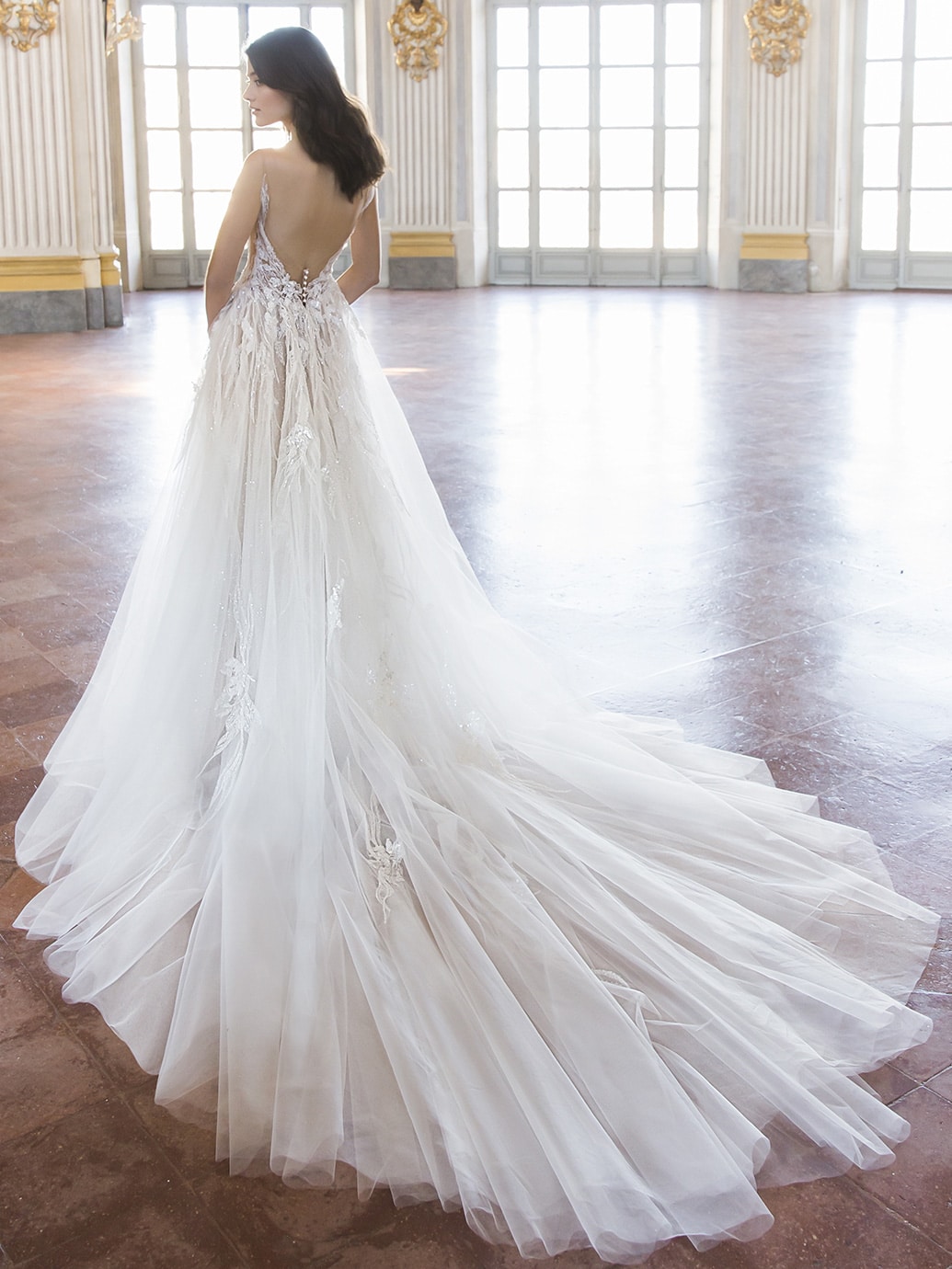 Enzoani | Trinity Wedding Dress | Bridal Reflections Enzoani | Trinity Wedding Dress | Bridal Reflections