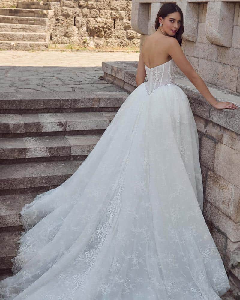 【あんこ】 THE URBAN BLANCHE WEDDING DRESS Closed wedding dress «Vera» | WONA